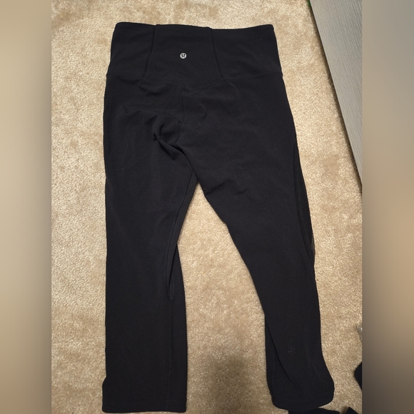 Lululemon nulu mesh panels high rise crop - Picture 5 of 7